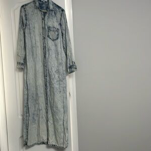 Blue Meli light wash denim maxi collar dress